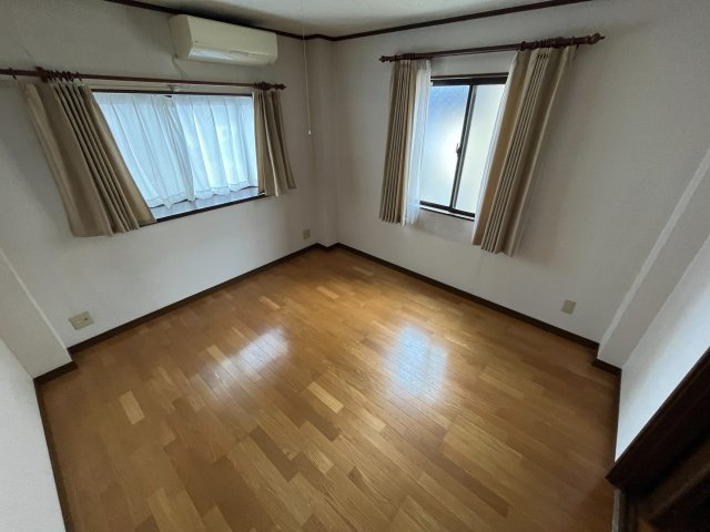 大石北町貸家の居間・リビング