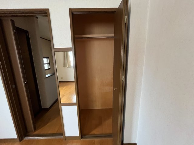 大石北町貸家の収納