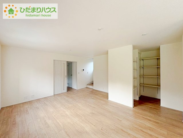 日立市田尻町6期　新築戸建　2号棟の居間・リビング|たっぷりの陽光と心地よい風が舞い込む住まい♪