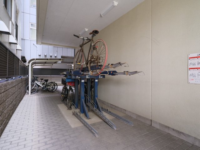 ヒルズ新宿御苑の駐輪場