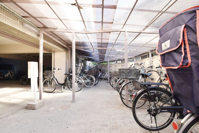【駐輪場】 | 藤和東中野コープ | 自転車置き場。マンションの共用部にあたります。空きの有無や駐輪料金、各戸の台数制限などについては、改めてお問い合わせください。～即日のご見学可能～　お問合せはお気軽にどうぞ。