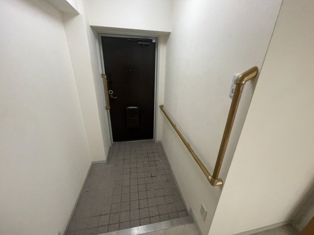 六甲ヒルズ篠原台の玄関|明るい玄関です