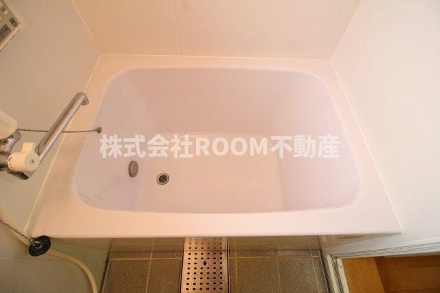 野﨑マンションの浴室|コンパクトで使いやすいお風呂です