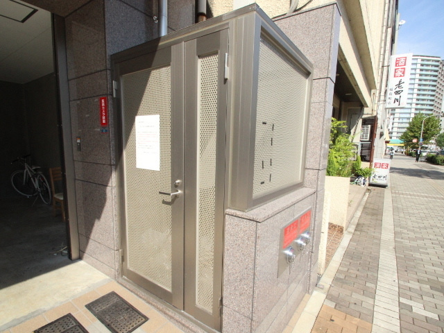ウイング稲荷町のエントランス