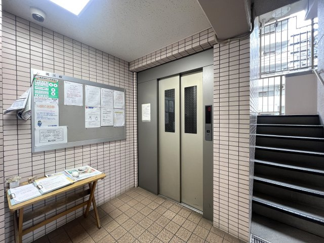 あっちこっちに駅！こっちそっちにコンビニ！しかも平坦！一人暮らし？ファミリー住まい？どっちにしても超便利な最強立地！な、【ピュアシティ横浜6】リノベーションのその他共用部分