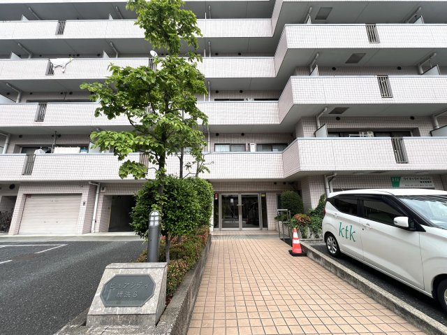 あっちこっちに駅！こっちそっちにコンビニ！しかも平坦！一人暮らし？ファミリー住まい？どっちにしても超便利な最強立地！な、【ピュアシティ横浜6】リノベーションの外観|物件の外観です