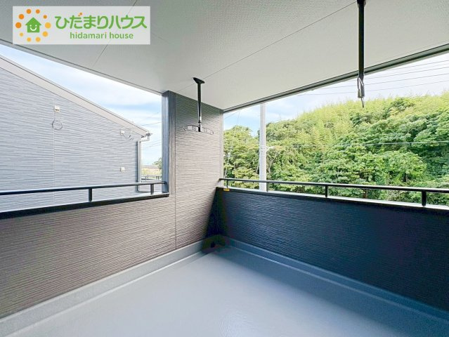 日立市田尻町6期　新築戸建　3号棟のバルコニー|雨の日でも安心なインナーバルコニーなら、外出時もお洗濯物が濡れる心配をしなくてすみますね♪