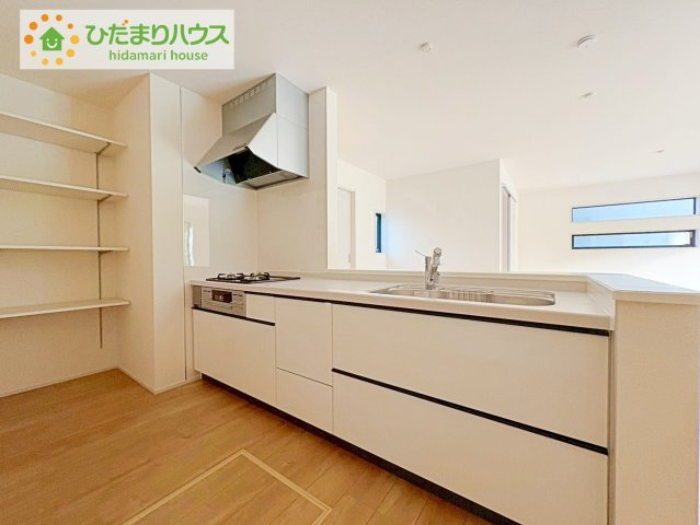 日立市田尻町6期　新築戸建　3号棟のキッチン|家族と会話しながら料理できるオープンカウンター♪