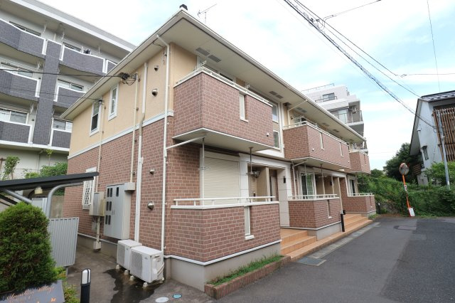 サンシャインビレッジアゼリアＣの外観