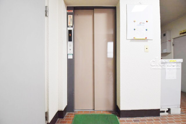 【設備】 | ワコー赤羽マンション | 無いと困ってしまう設備の筆頭がエレベーター。定期的なメンテナンスが必要な大型機械です。よく整備されていることをご確認ください。～即日のご見学可能～　お問合せはお気軽にどうぞ。
