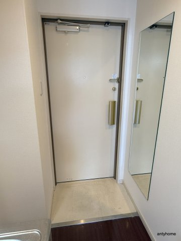 ドゥェリング桜川　仲介手数料無料の玄関