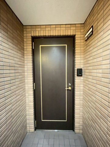 タウンシップ文京根津の玄関