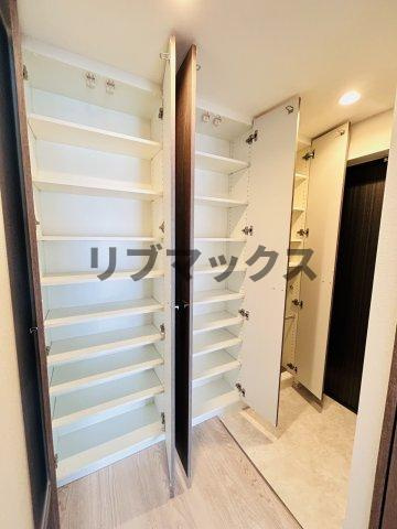 【玄関】コンフォリア・リヴ板橋本町 