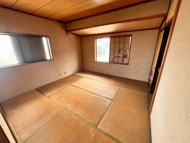 吉原町平池店舗の内装