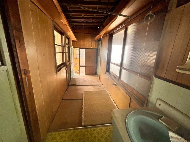 吉原町平池店舗の内装
