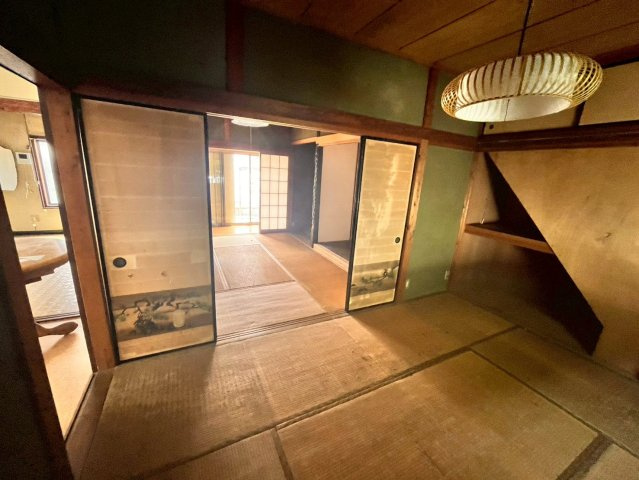 吉原町平池店舗の内装