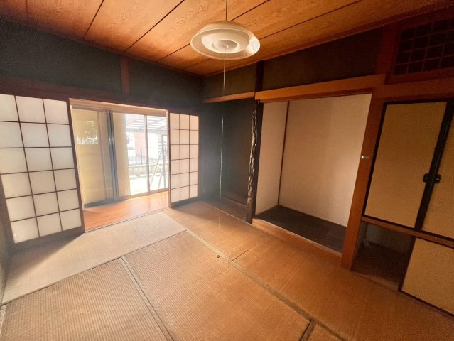 吉原町平池店舗の内装