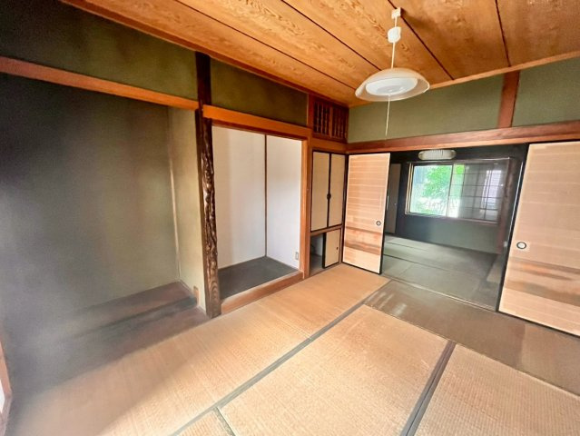 吉原町平池店舗の内装