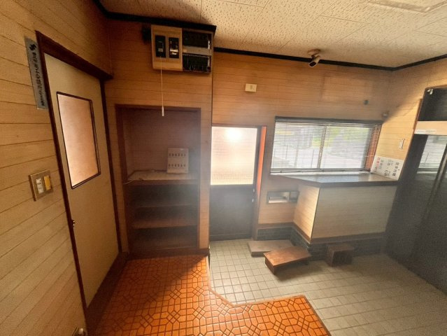 吉原町平池店舗の内装