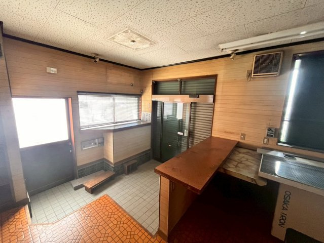 吉原町平池店舗の内装
