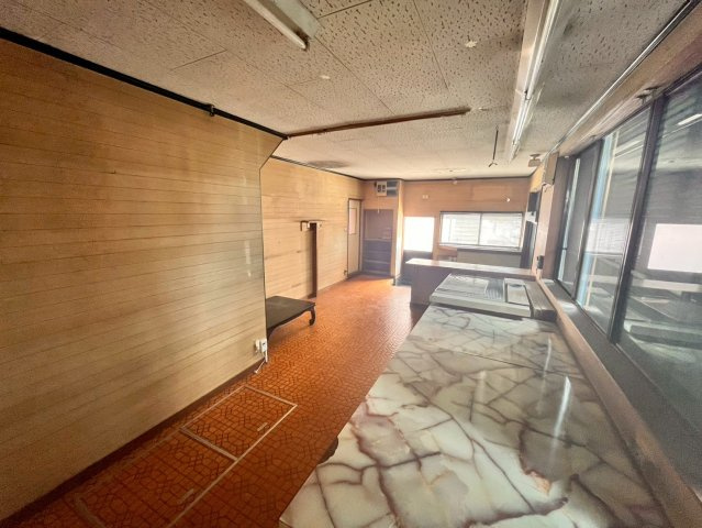 吉原町平池店舗の内装
