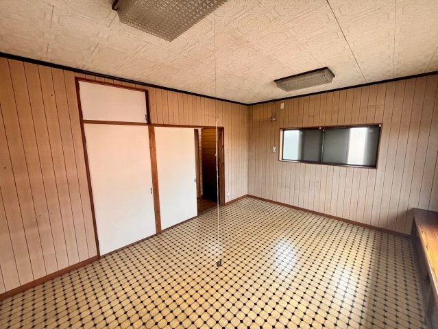 吉原町平池店舗の内装