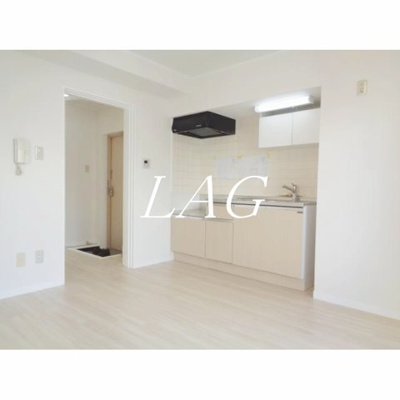 【居間・リビング】 | ワラビーテラス | 洋室のお部屋です。
