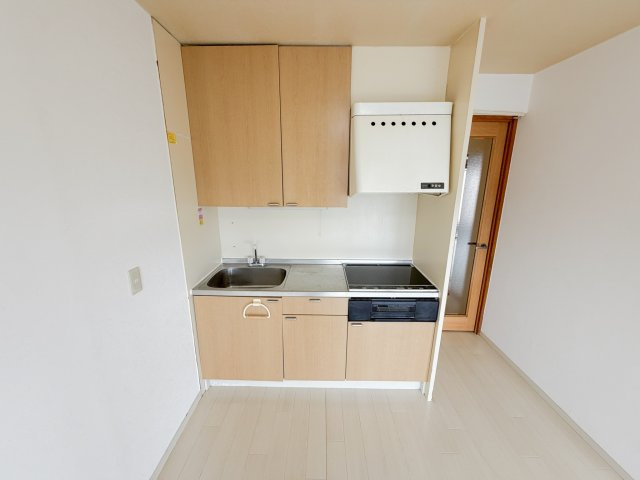 ライオンズマンション広島のキッチン|コンパクトなキッチンで掃除もラクラク