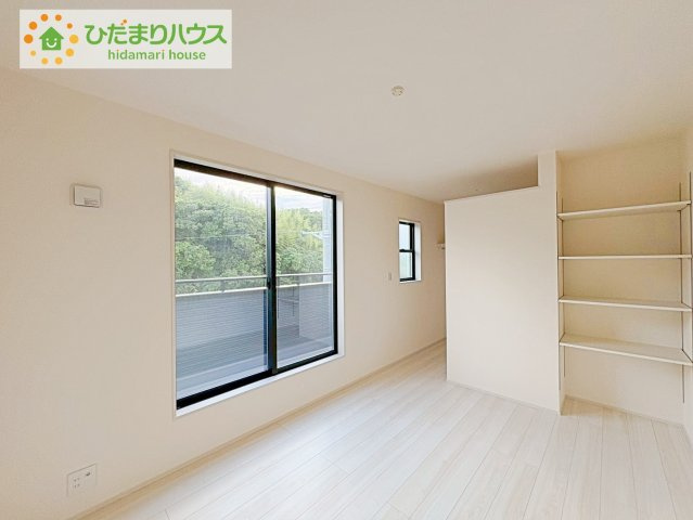 日立市田尻町6期　新築戸建　4号棟の寝室|広めの主寝室は、ベッドの他にもパソコンデスクやドレッサーなども置けちゃいます(*^-^*)
