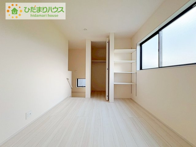 日立市田尻町6期　新築戸建　4号棟の収納|便利な廊下収納があるので掃除機や買いだめする洗面所用品はもちろん、箱買いしたペットボトルまでしまえます(^^)