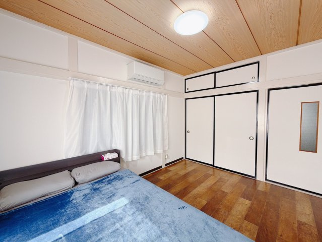 【中古戸建 】行田市大字持田の洋室|■洋室｜木目調のフローリングは、ほっと心和む空間。様々な種類のインテリアグリーンを取り入れれば緑あふれる明るい空間にもなります(*^^*)