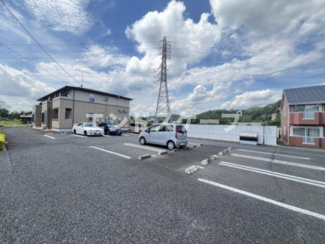 ポローニア　Ｂの駐車場|高崎、前橋のお部屋探しはエンドスケープまで！お客様の理想お聞かせ下さい♪