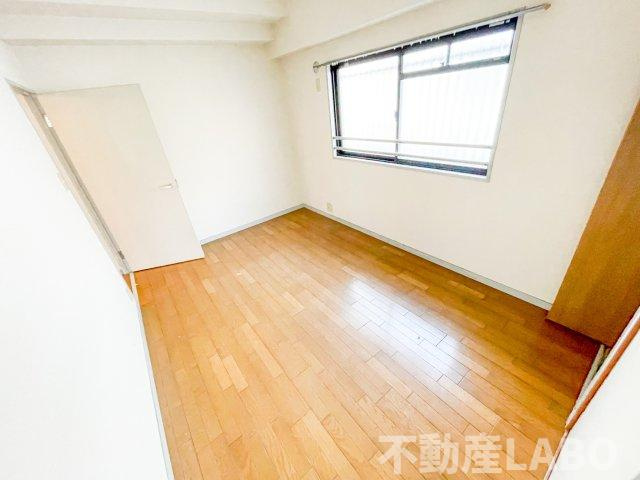 エルスト東住吉の洋室