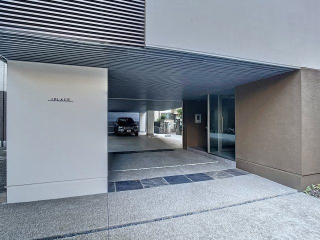 IPLACEのエントランス