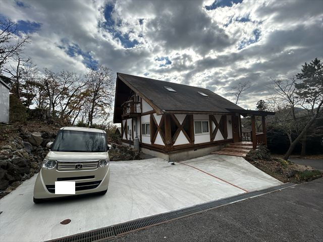 伊東市　南大室台　の駐車場