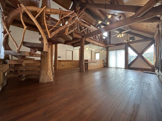 伊東市　南大室台　の居間・リビング