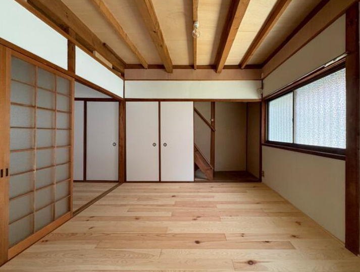 生駒市東新町戸建の居間・リビング
