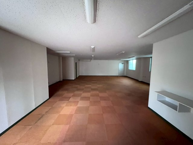 高針事務所倉庫の内装