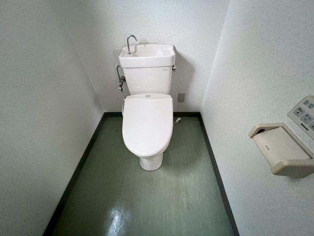 高針事務所倉庫のトイレ