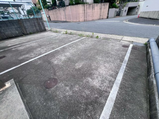 高針事務所倉庫の駐車場