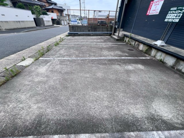 高針事務所倉庫の駐車場