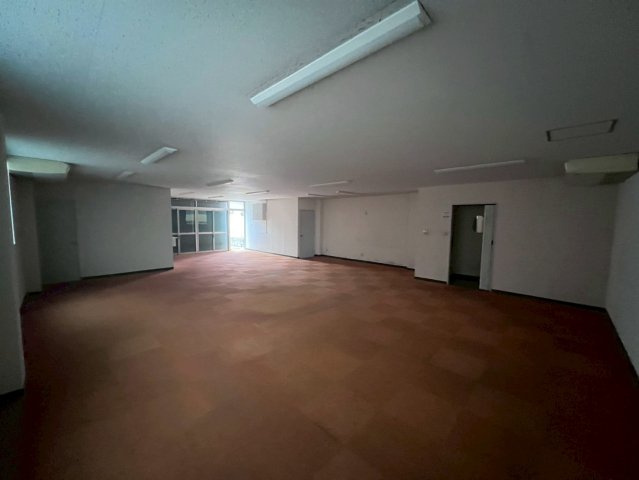 高針事務所倉庫の内装