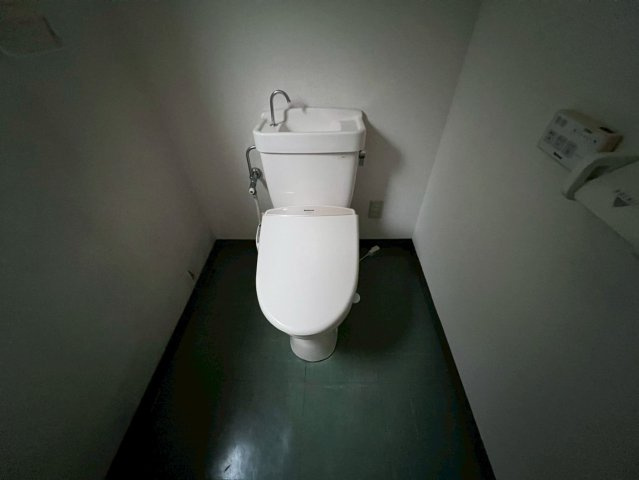 高針事務所倉庫のトイレ