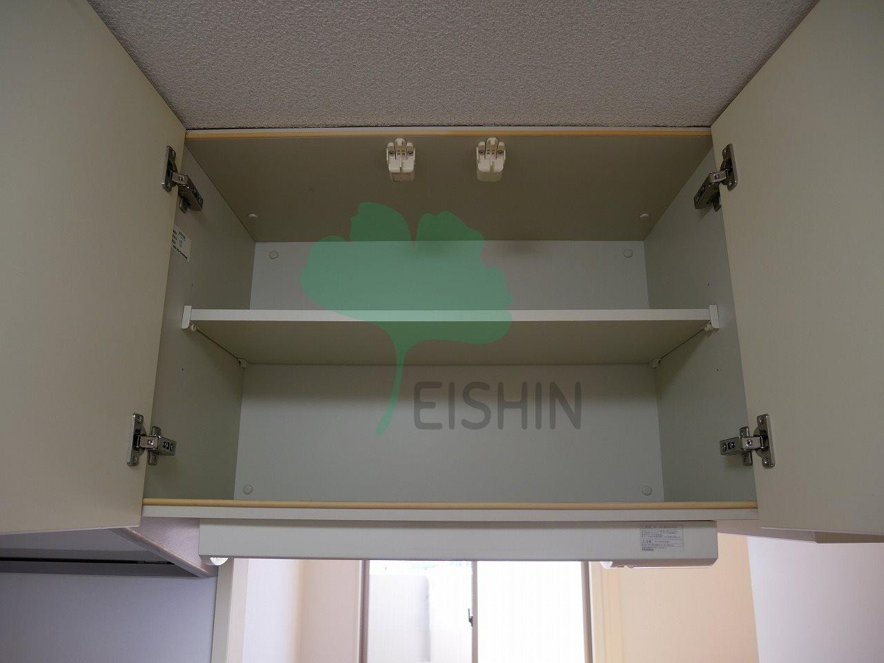 ルッシェ住吉のキッチン|上部収納も付いています！