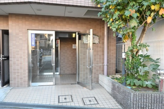 プレール新宿余丁町のエントランス|プレール新宿余丁町