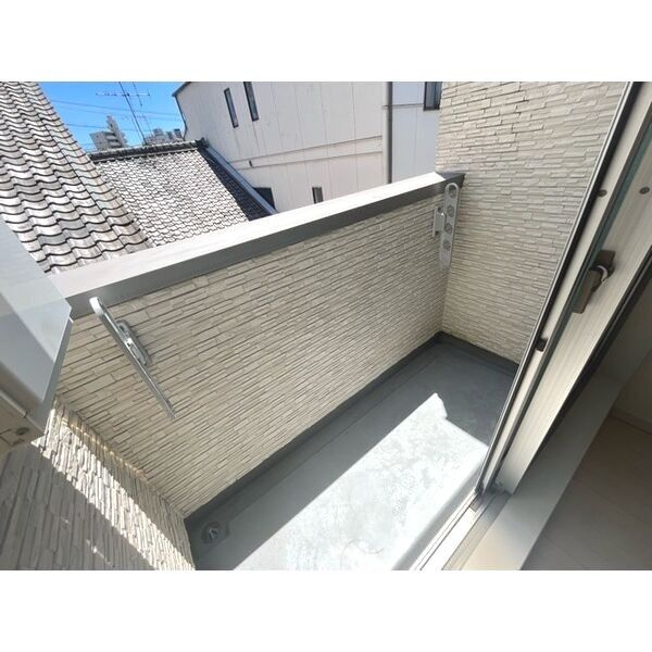 ヴェリテール本陣　名古屋市賃貸　仲介手数料無料のバルコニー