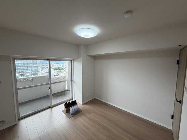 【洋室】草津ロジュマン 