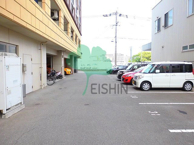 グロースメゾン博多山王の駐車場