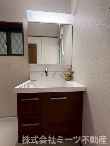 横小路5丁目　中古戸建の独立洗面台