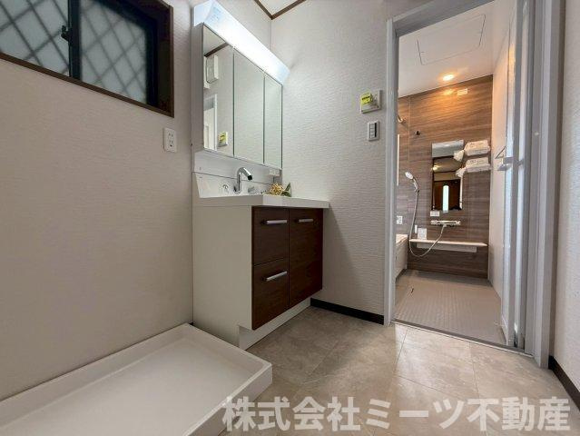 横小路5丁目　中古戸建の独立洗面台